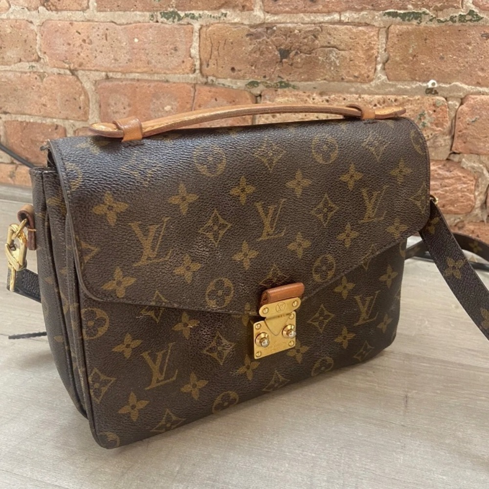 Louis Vuitton Pouchette Métis Pre Owned